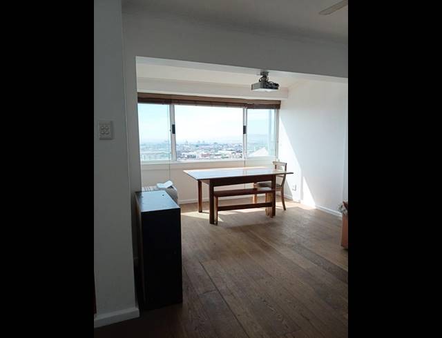 2 BEDROOM PROPERTY TO RENT IN VREDEHOEK